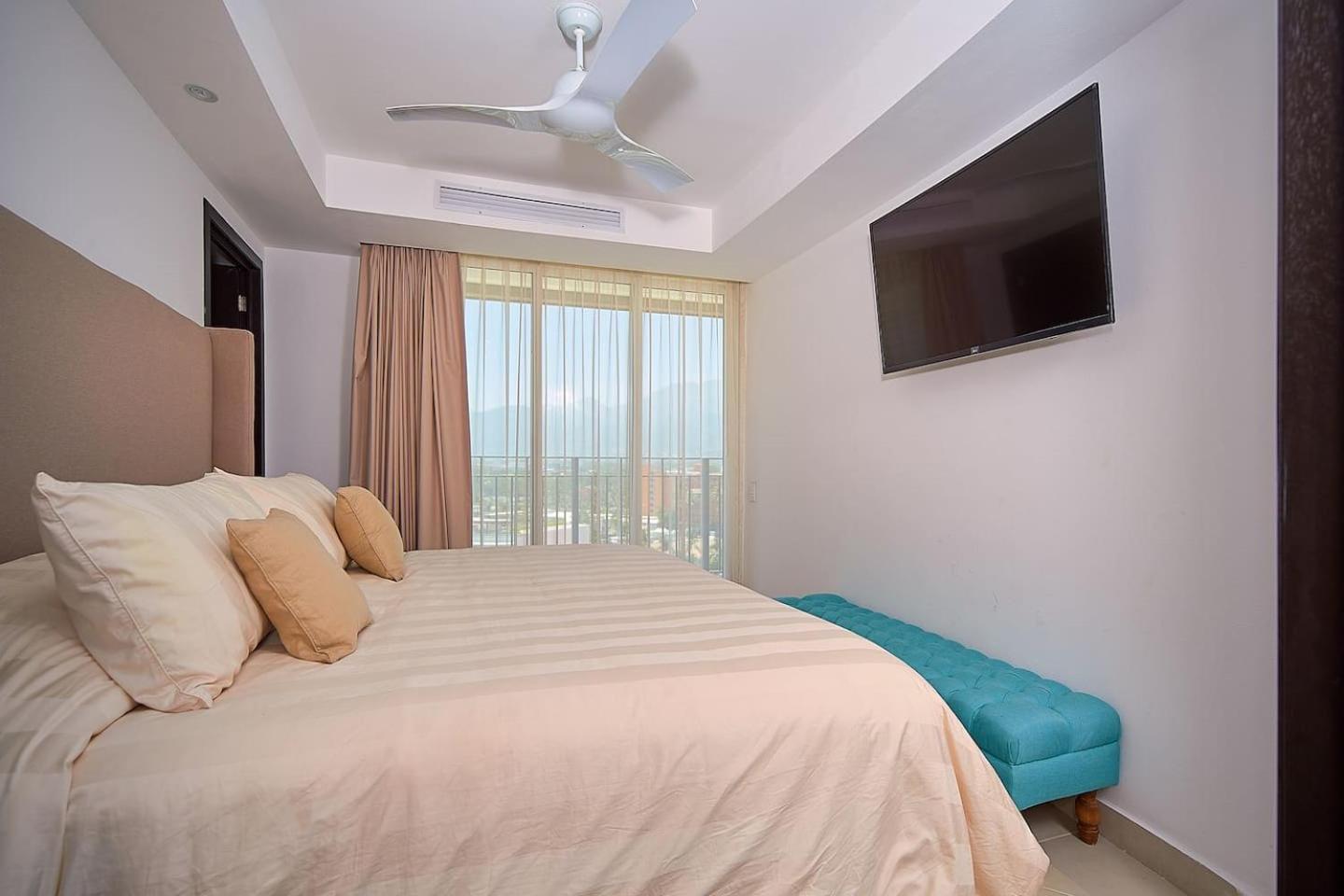 Grand Venetian Beachfront Condos Puerto Vallarta Eksteriør bilde