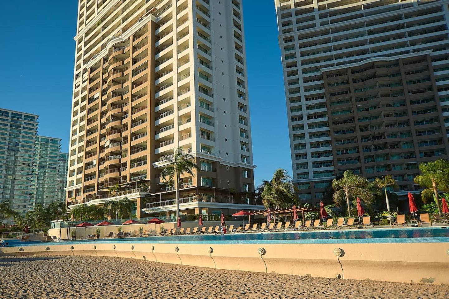 Grand Venetian Beachfront Condos Puerto Vallarta Eksteriør bilde