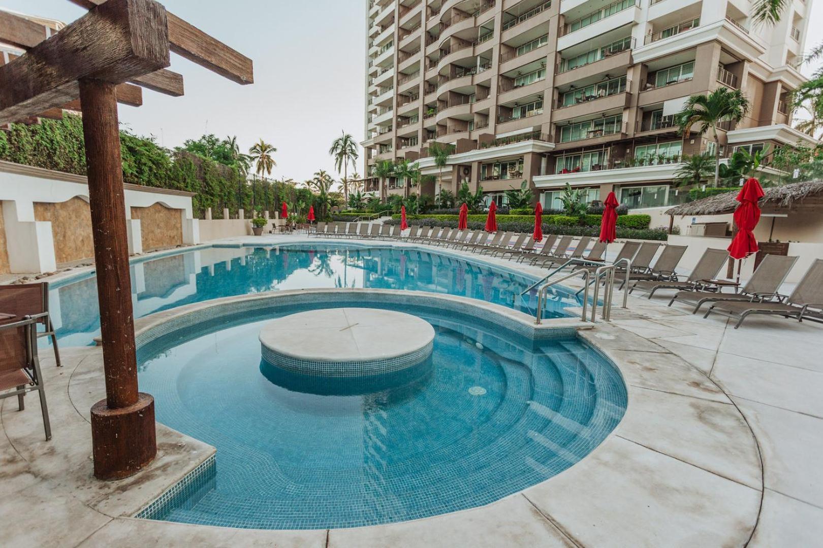 Grand Venetian Beachfront Condos Puerto Vallarta Eksteriør bilde
