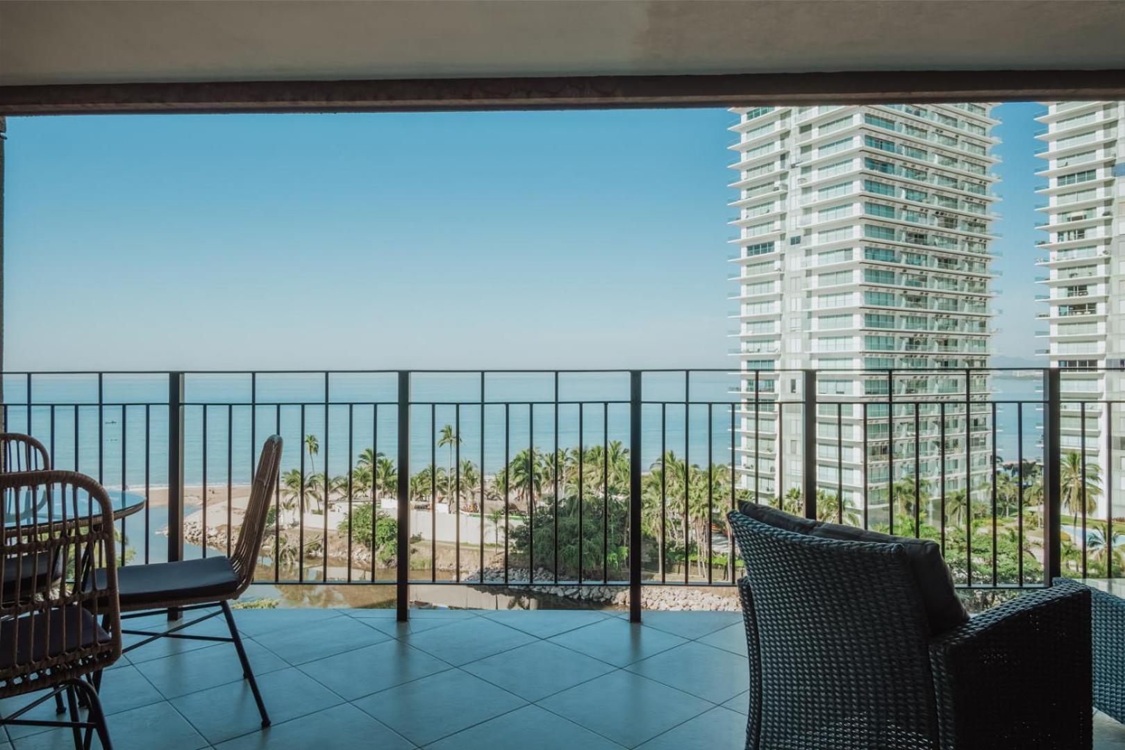 Grand Venetian Beachfront Condos Puerto Vallarta Eksteriør bilde